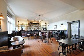 Stanton Manor Hotel