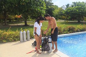St. George's Caye Resort