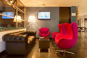 104 Art Suites