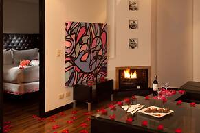 104 Art Suites