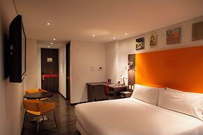 104 Art Suites
