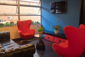 104 Art Suites
