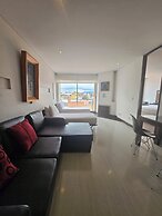 104 Art Suites
