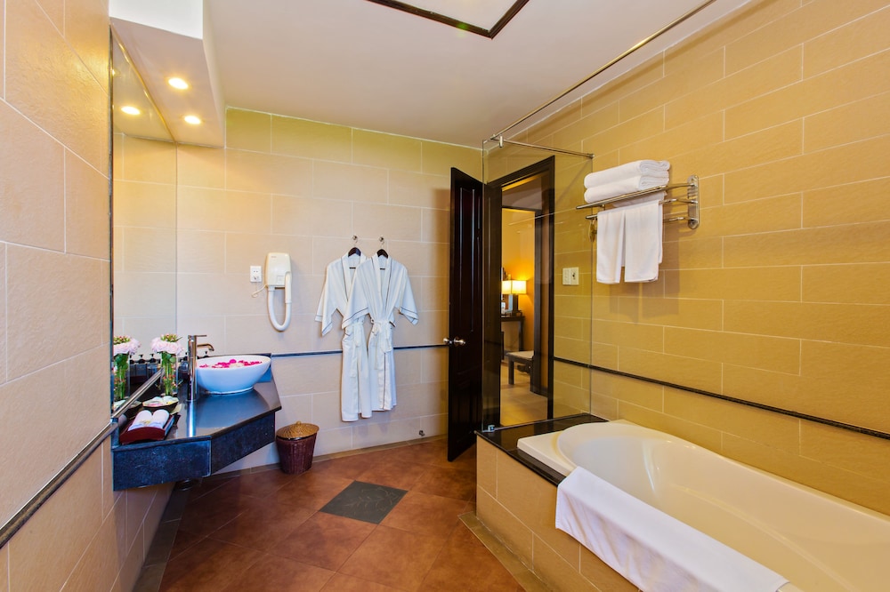 Hoi An Beach Resort