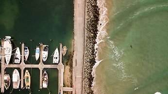 Captains At The Bay