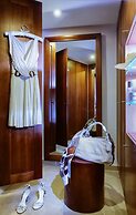 Apollonia Beach Resort & Spa