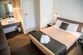 Lilac City Motor Inn