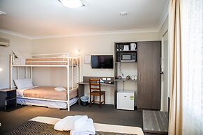 Lilac City Motor Inn