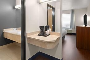 Super 8 by Wyndham Trois-Rivieres