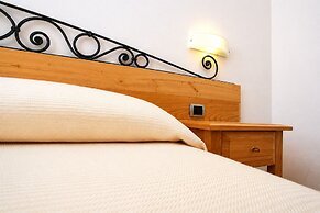 Hotel Villa Gustui Maris
