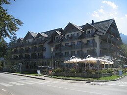 Hotel Jezero