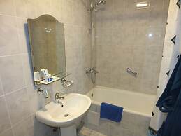 Hotel Rossiya