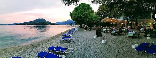Avra Beach Hotel