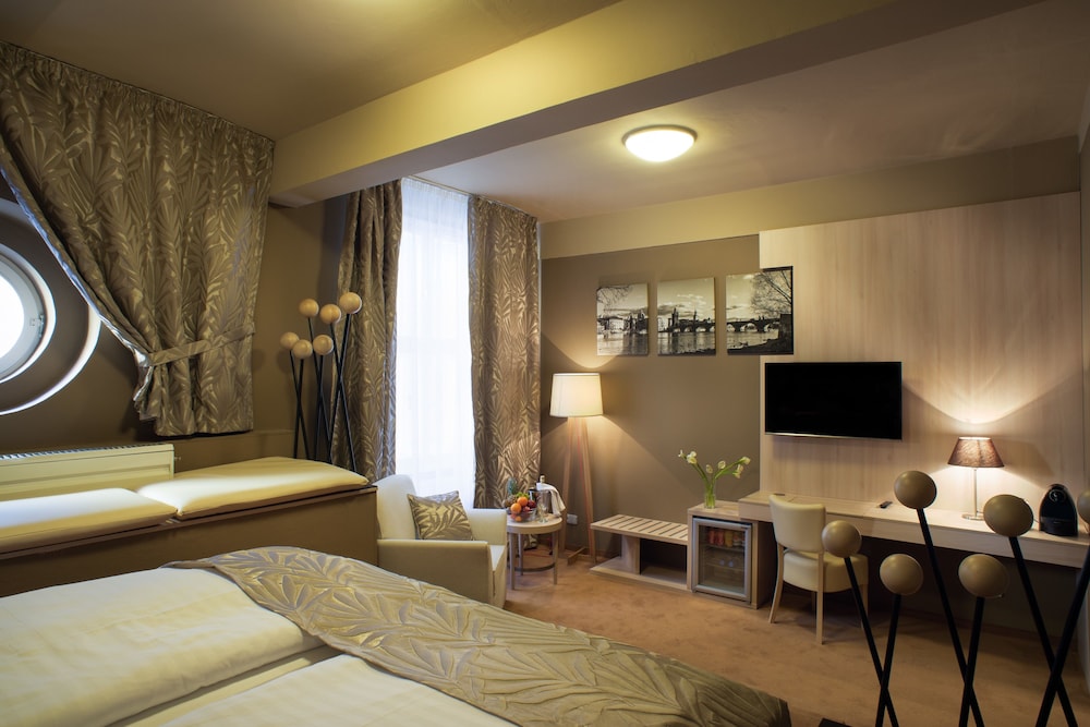 Pytloun Kampa Garden Hotel Prague