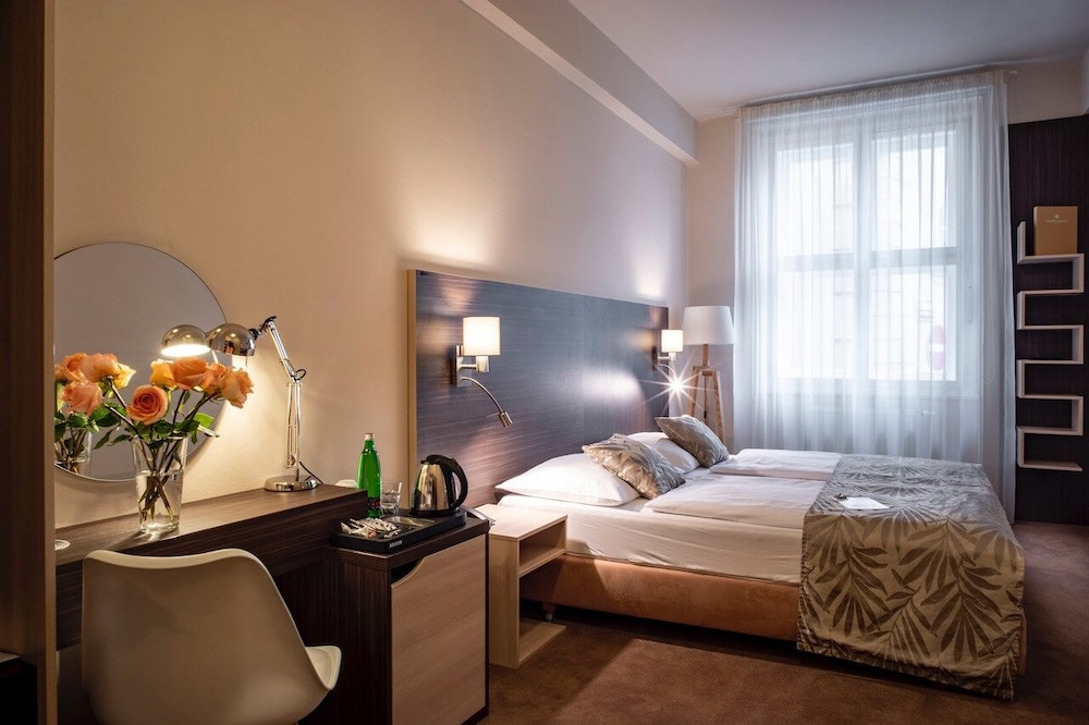 Pytloun Kampa Garden Hotel Prague