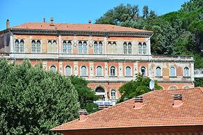 Hotel Iris