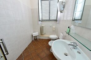 Hotel Iris