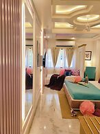 Hotel Sarang Palace