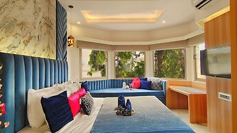 Hotel Sarang Palace