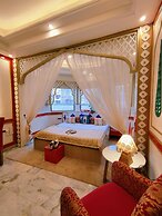 Hotel Sarang Palace
