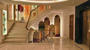 Hotel Sarang Palace