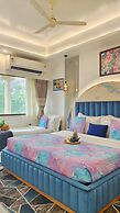 Hotel Sarang Palace