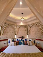 Hotel Sarang Palace