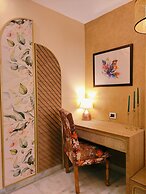 Hotel Sarang Palace
