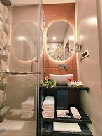 Hotel Sarang Palace
