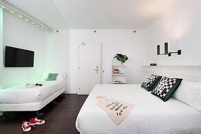 Chic & Basic Born Boutique Hotel