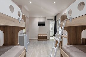 Piraeus City Hotel