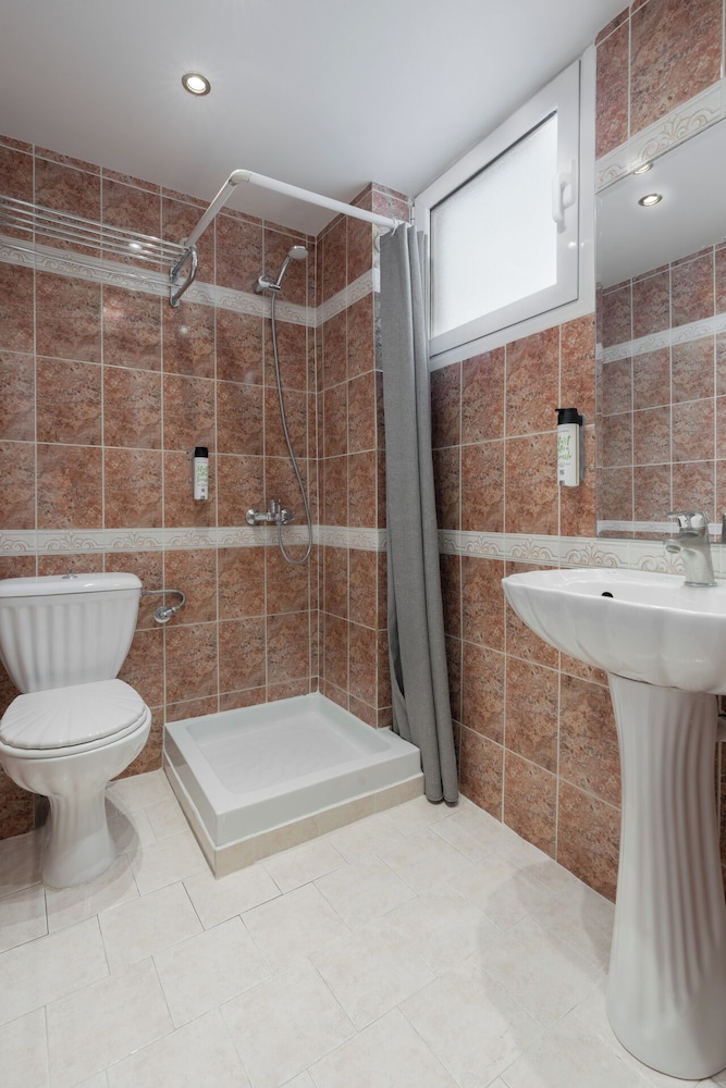 Piraeus City Hotel