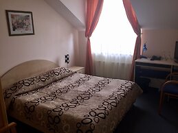 Amicus Hotel