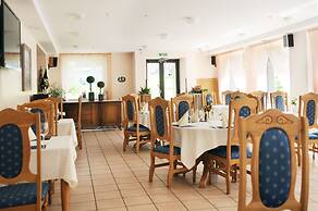 Amicus Hotel