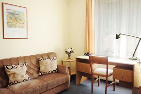 Amicus Hotel
