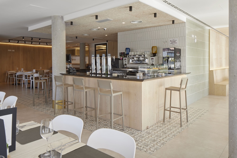 Iraipe Logroño Hotel