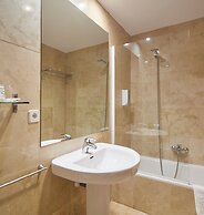 Iraipe Logroño Hotel