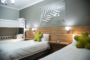 Palm Lodge