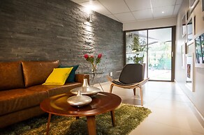 Palm Lodge