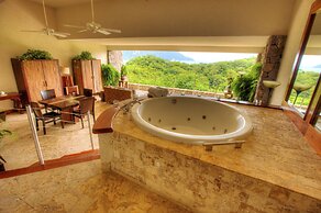 Jade Mountain Resort