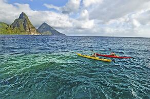 Jade Mountain Resort