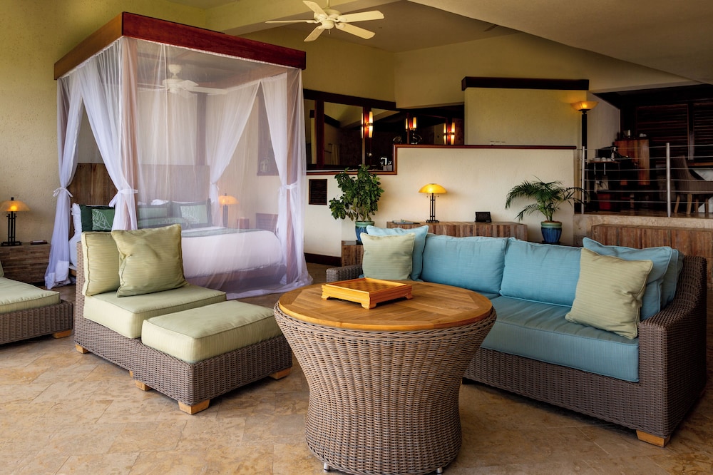 Jade Mountain Resort