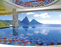 Jade Mountain Resort