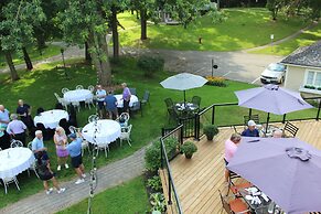 Westover Inn