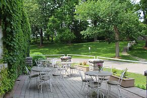 Westover Inn