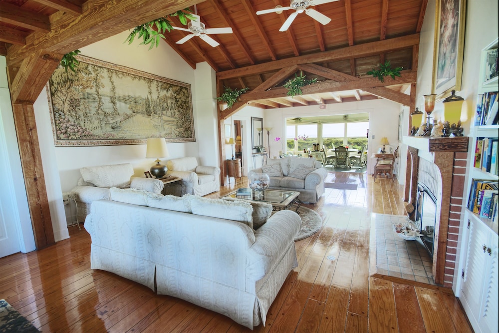 Beachfront Bed & Breakfast