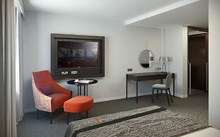 Ten Hill Place
