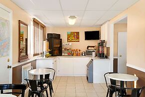 Knights Inn Midland, ON