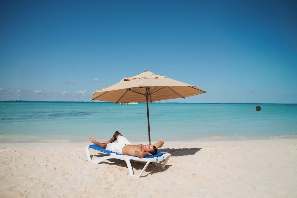 Ixchel Beach Hotel