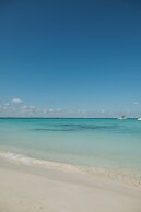 Ixchel Beach Hotel